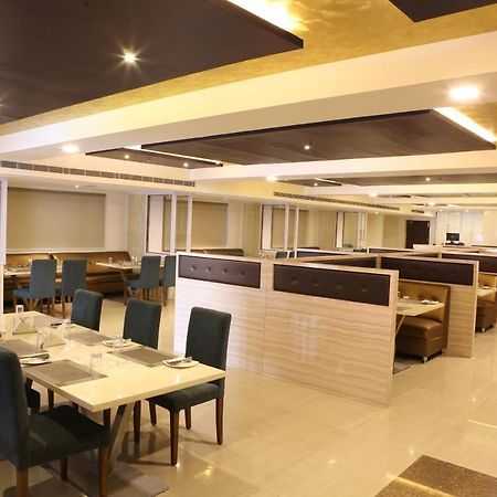 Nova Pride Hotel Hyderabad Exterior foto