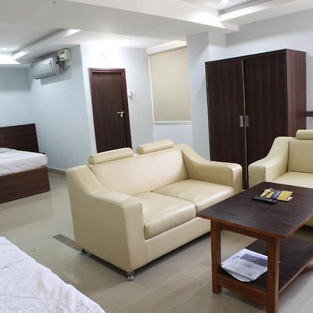 Nova Pride Hotel Hyderabad Exterior foto
