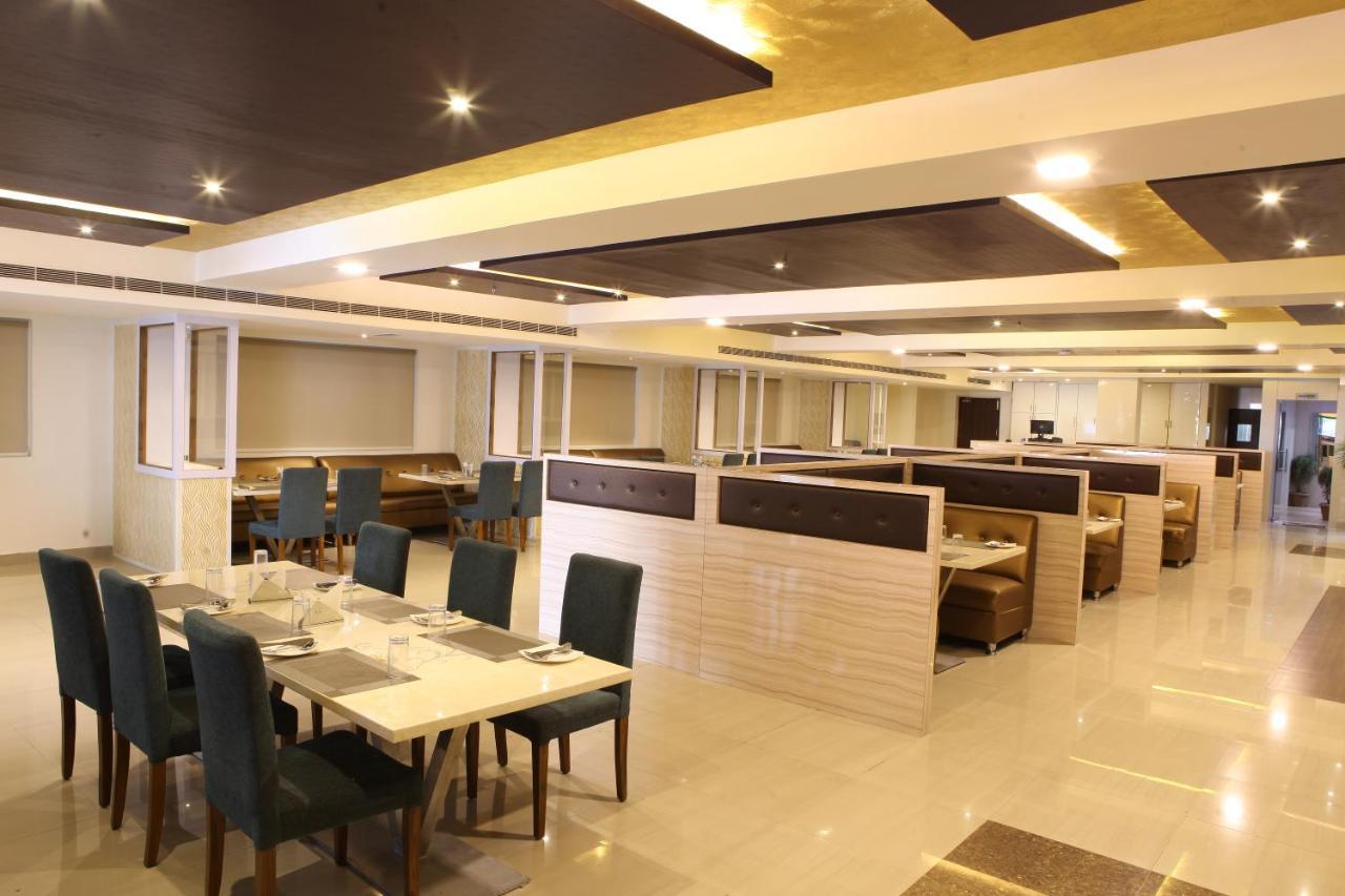 Nova Pride Hotel Hyderabad Exterior foto